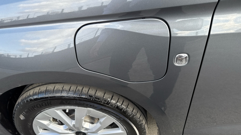 Ford Transit Connect 250 L2 Petrol 1.5 EcoBoost PHEV 150 Limited Van Auto